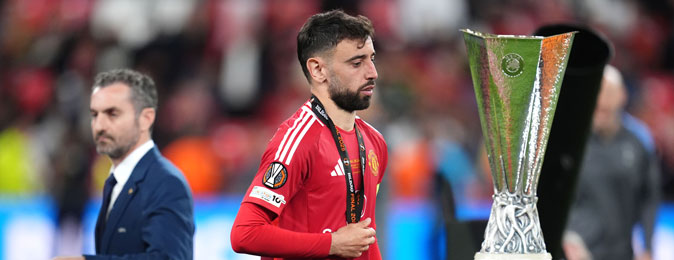 Man United Transfer News: Fernandes, Hojlund and Garnacho next club odds Manchester United midfielder Bruno Fernandes